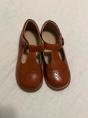 Classic Mary Jane T-Strap Dress Shoes in Chestnut Brown